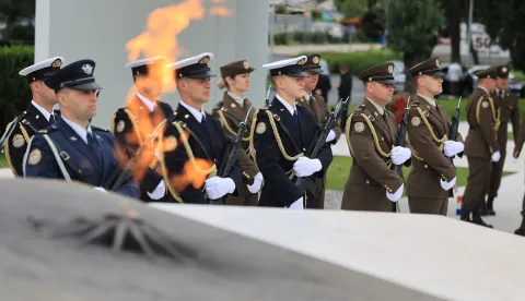 30.05.2025., Zagreb - Povodom obiljezavanja Dana drzavnosti Predsjednik Vlade Andrej Plenkovic, predsjednik Hrvatskoga sabora Gordan Jandrokovic predvodili su izaslanstvo Hrvatskoga sabora te polozili vijence kod Spomenika domovini. Photo: Marko Prpic/PIXSELL