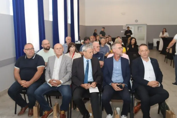 Bilje postaje regionalno sredi&scaron;te za razvoj suvremenog pčelarstva: Novi projekti za za&scaron;titu pčela i prilagodbu klimatskim promjenama