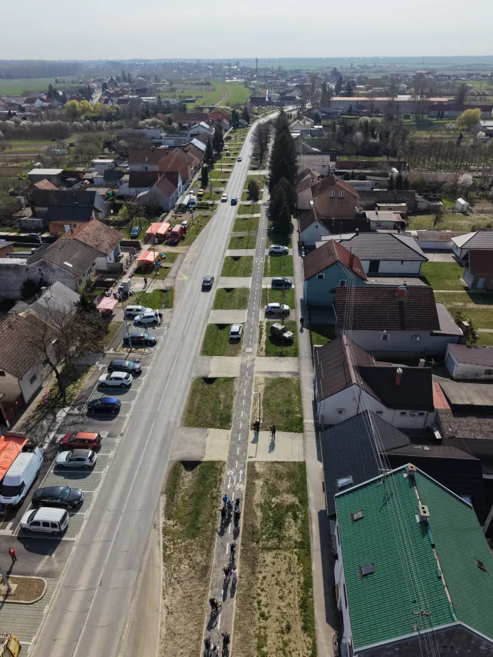 Osijek je zavr&scaron;io izgradnju vi&scaron;e od devet kilometara novih biciklističkih i biciklističko-pje&scaron;ačkih staza, čime su gradski kvartovi i prigradska naselja postali bolje povezani, a kretanje biciklista i pje&scaron;aka sigurnije.