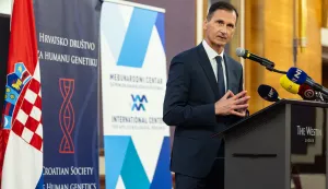 Danas je u Kristalnoj dvorani hotela Westin u Zagrebu predstavljena knjiga Medicinska genetika u kliničkoj praksi, jedno od najopsežnijih djela iz područja biomedicine objavljeno u Hrvatskoj od njezine samostalnosti. Pred vi&scaron;e od 450 uzvanika, među kojima su bili vodeći liječnici, znanstvenici, akademici, predstavnici zdravstvenih institucija i brojni autori, svečano je obilježen zavr&scaron;etak projekta koji je okupljao hrvatsku i međunarodnu stručnu zajednicu gotovo sedam godina.