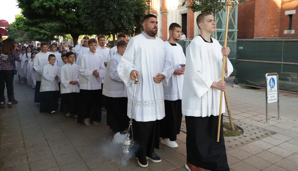 Osijek, 04. 06. 2026., konkatedrala, blagadan, Tijelovo, sveta misa, procesija, Đuro HranićSNIMIO BRUNO JOBST
