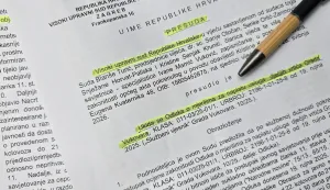 Predsjednik Domovinskog pokreta Vukovar Dario Ti&scaron;ov održao je izvanrednukonferenciju za medije na kojoj je komentirao presudu Visokog upravnogsuda kojom je potvrđena nezakonitost odluke o naplati vrtića u GraduVukovaru.