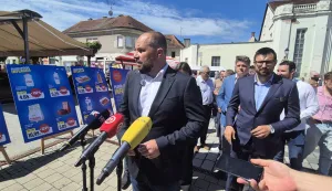 Varaždin, 06.06.2026. - Predsjednik SDP-a Sini&scaron;a Hajda&scaron; Dončić poručio je u subotu u Varaždinu kako se uspjeh države ne može mjeriti samo gospodarskim pokazateljima dok građani te&scaron;ko podmiruju osnovne životne tro&scaron;kove, predstavljajući zajedno s predstavnicima Možemo! kampanju "Plenkovićeva inflacija". Na fotografiji predsjednik SDP-a Sini&scaron;a Hajda&scaron; Dončić. foto HINA/ Sini&scaron;a KALAJDŽIJA/ ml