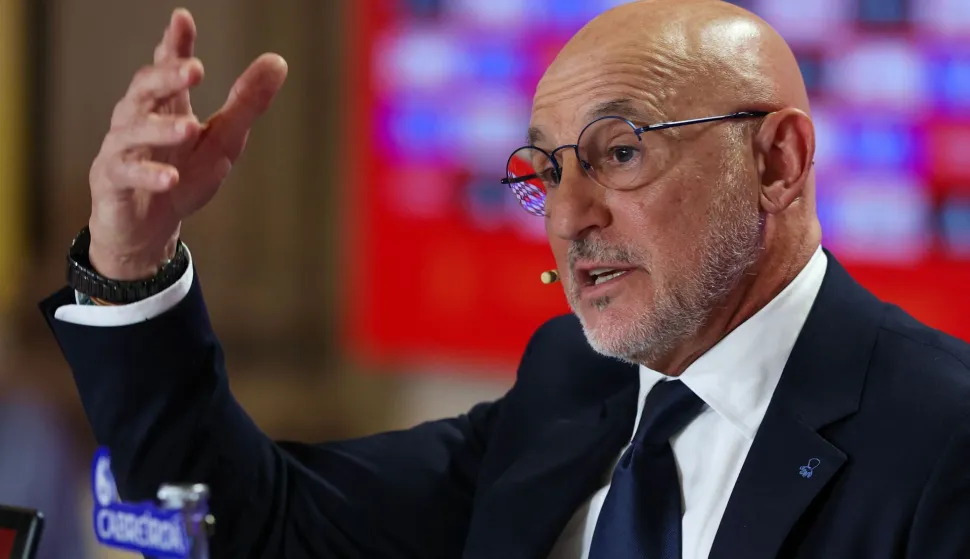 Spain's head coach Luis de la Fuente gestures at a press conference during the unveiling of the Spain squad for the 2026 FIFA World Cup, in Madrid, on May 25, 2026. The tournament will take place from June 11 to July 19, 2026 in Mexico, Canada and the US. (Photo by Pierre-Philippe MARCOU/AFP)