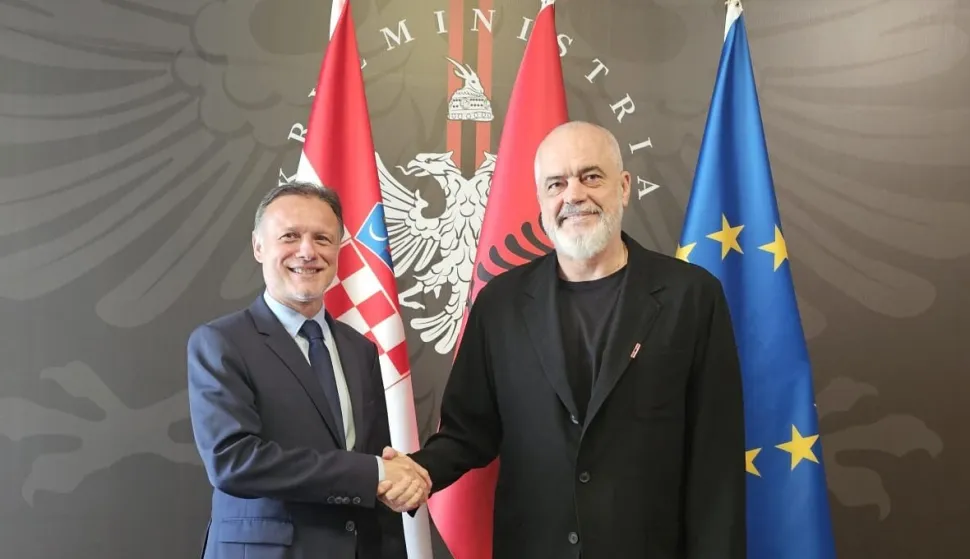Predsjednik Hrvatskoga sabora Gordan Jandroković sastao se s predsjednikom Vlade Republike Albanije Edijem Ramom u sklopu službenoga posjeta Republici Albaniji.