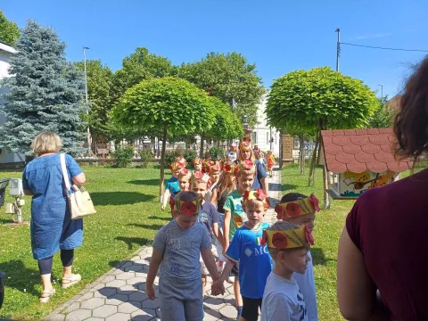 Cvjetni korzo u Županji, lipanj 2026.foto: Gradska knjižnica Županja