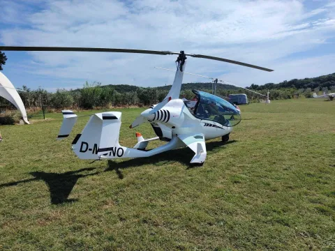 Jedan od žirokoptera na vrsarskom aerodromuLIPANJ 2026.