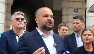 Rijeka,10.06.2026.- SDP i Mo?emo u srijedu su na rije?kom Korzu predstavili zajedni?ku kampanju " Plenkovi?eva inflacija". Na fotografiji Sini?a Hajda? Don?i?.