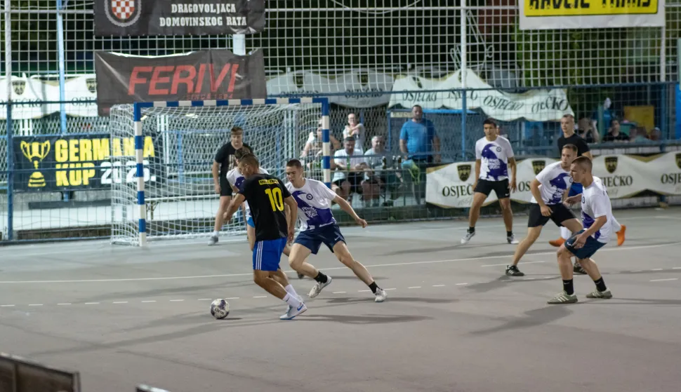 Osijek, 10. 6. 2026., Tri kornera penal, malonogometni turnir, NK OlimpijaRavlić Trans - Olimpijamali nogomet; sport; turnir; tri kornera penal