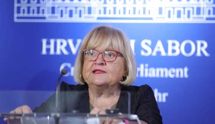 Zagreb,11.06.2026 - Saborska zastupnica Građansko-liberalnog saveza (GLAS) Anka Mrak-Tarita&scaron; održala je konferenciju za medije na temu "Za&scaron;to je Vlada RH odbila interpelaciju o reproduktivnim pravima žena?". Foto HINA/Tomislav Pavlek/tp