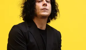 American musician Jack White, guitarist and lead vocalist of the rock duo The White Stripes, poses with 'Sam Phillips Sofa' (2026) during a photo call launching his "Jack White: These Thoughts May Disappear" exhibition at Newport Street Gallery in London, Britain, May 28, 2026. REUTERS/Jack Taylor Photo: JACK TAYLOR/REUTERS