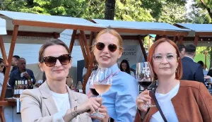 NA&Scaron;ICEManifestacija koja spaja tradiciju i vinogradarstvo na&scaron;ičkoga kraja, "Večer vina u perivoju", prvi je put imala ljetnu verziju.13. 6. 2026.