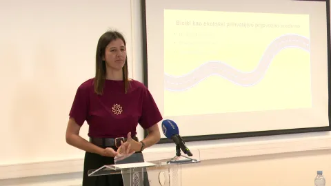 PRIVLAKAOsnovci na radionici i kvizu učili o bicikliranju pa se provozali privlačkim sokacimalipanj 2026.načelnica općine Daria Bićanić