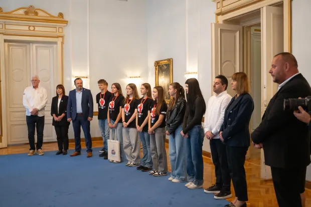 Osijek, 15. 6. 2026., Županica s ekipama mladih i pomladkom Crvenog križacrveni križ; CK; županica; mladi; pomladak; volonteri
