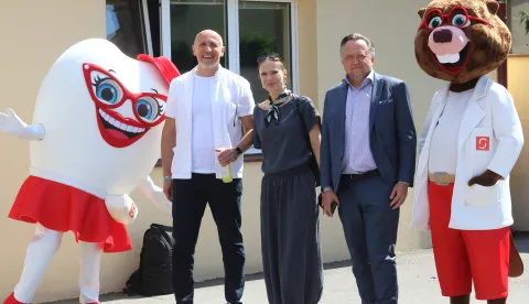 Osijek, 17. 06. 2026, Klasije, Zagrebačka 5. Janvonzdravstveni projekt Zdrav osmjeh za svako dijete - Miroslav Sikora, Iva Bistrović i Hrvoje Pezo (Komora).snimio GOJKO MITIĆ