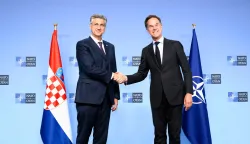 Hrvatski premijer Andrej Plenković sastao se u srijedu u Bruxellesu s glavnim tajnikom NATO-a Markom Rutteom s kojim je razgovarao o pripremama za predstojeći samit Saveza 7. i 8. srpnja u Ankari.