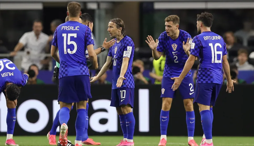 Dallas, 17.06.2026 - Utakmica 1. kola L skupine Svjetskoga nogometnoga prvenstva Engleska - Hrvatska. Na slici Luka Modrić, Mario Pa&scaron;alić, Josip Stani&scaron;ić, Martin Baturina.foto HINA/ Daniel KASAP/ ds
