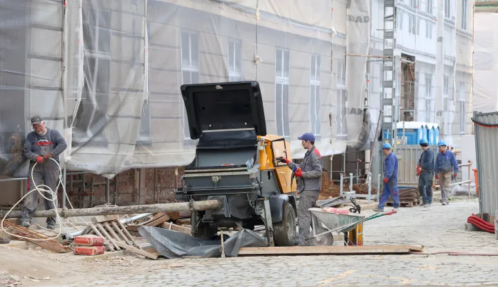 13.03.2026., Zagreb - Stanare Gornjeg grada za vikend ocekuju teskoce izazvane posebnom regulacijom prometa. Zbog radona na obnovi zgrade Sabora od subote u 6 sati do nedjelje u 6, biti ce zatvoreno krizanje Basaricekove i Trg svetog Marka. Stanarima alternativni pravci nisu ponudjeni. Photo: Patrik Macek/PIXSELL