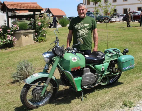 Željko Ivasić i njegov Moto Guzzi Falcone