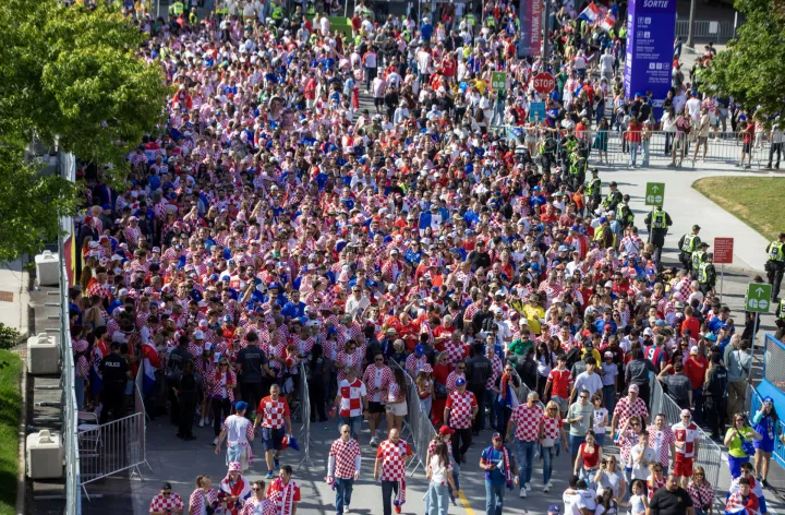 Toronto, 23.06.2026 - Hrvatski navijači dolaze na BMO Field stadion u Torontu pred utakmicu kola skupine L Svjetskog nogometnog prvenstva, Panama - Hrvatska. foto HINA/ Daniel KASAP/ ds