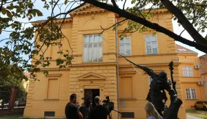 Osijek, 12. 09. 2024, Muzej likovnih umjetnosti Osijek, MLU. Uvodna konferencija projekta "Energetska obnova zgrade Muzeja likovne umjetnosti" i svečano potpisivanje ugovra s izvođačem radova na obnovi zgrade. Zamjenik župana Josip Miletić.snimio GOJKO MITIĆ