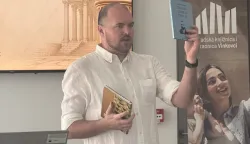 VINKOVCIVinkovački povjesničar, profesor povijesti na Tehničkoj &scaron;koli Ruđera Bo&scaron;kovića, prof. mentor Josip Paulić održao je u Gradskoj knjižnici i čitaonici predavanje "&Scaron;to sve znamo o antičkim Cibalama".LIPANJ 2026.