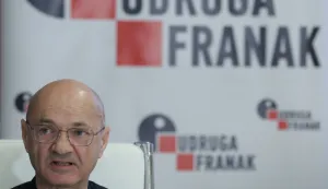 Zagreb.30.3.2026.- Održana je konferencija za novinare Udruge Franak na temu "Ususret odluci pro&scaron;irenog vijeća Vrhovnog suda o konverzijama, hoće li suci suditi po zakonu ili arbitrarno?" Na slici Goran Aleksić. Foto HINA/Tomislav Pavlek/tp