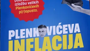 Vinkovci, 24.06.2026. - Na Vinkovačkom korzu SDP i Možemo! održali konferenciju za medije u povodu zajedničke kampanje "Plenkovićeva inflacija". Na konferenciji govorili predsjednik SDP-a Sini&scaron;a Hajda&scaron; Dončić, koordinatorica stranke Možemo! Sandra Benčić, te saborska zastupnica SDP-a Sanja Radolović. Tom prigodom je postavljena i posebna izložba kojom su prikazati učinci inflacije na ključne prehrambene proizvode. foto HINA/Gordan Panić