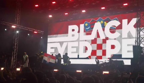 Vi&scaron;e od 10 tisuća ljudi skakalo je i pjevalo u glas s grupom Black Eyed Peas u petak navečer na zagrebačkom Bundeku.
