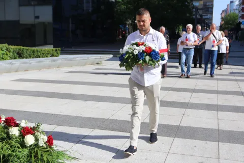 Osijek 29. 06. 2026, Dan GČ Gornji grad, polaganje vijenaca braniteljima i sugrađanima Trg Slobode kod Radijatora i na Tuđmanov spomenik. Svečana sjednica GČ Gornji grad. Antonio Lozančić.snimio GOJKO MITIĆ