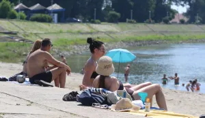 Osijek, 21. 06. 2026, Reportaža s Copacabane, bazeni i malo i s Drave, pjesak, plaža.snimio GOJKO MITIĆ