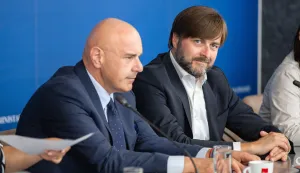 Zagreb, 27.6.2026.- Prvi sastanak pregovaračkog odbora Vlade RH i sindikata državne službe za sklapanje novog Kolektivnog ugovora za državne službenike i namje&scaron;tenike.Na fotografiji Alen Ružić, Tomislav Ćorić.foto HINA/ Luka &Scaron;ANGULIN/ l&scaron;