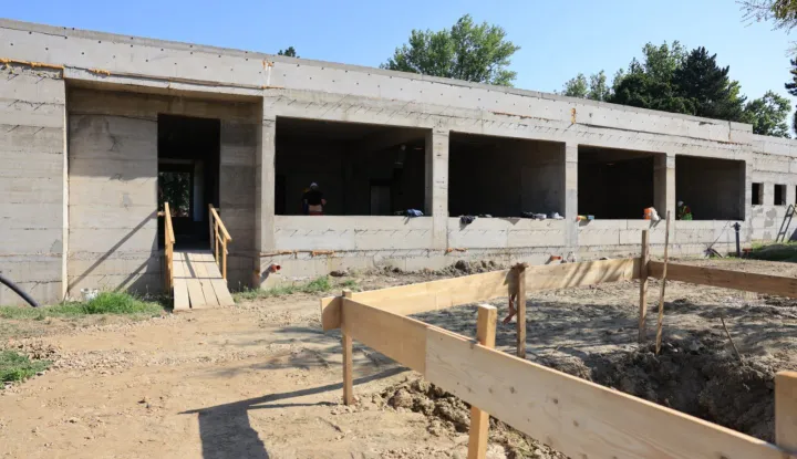 DARDAJedan od 19 projekata koje provodi Osječko-baranjska županija kako bi osigurala infrastrukturne preduvjete u osnovnim &scaron;kolama za uvođenje jednosmjenske nastave odnosno cjelodnevne &scaron;kole odnosi se i na O&Scaron; Darda.lipanj 2026.
