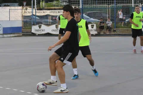 Osijek, 29. 06. 2026, Igrali&scaron;te na Zelenom polju, Olimpija, mali nogomet, Tri kornera penal, turnir, SEN 1/8 CB Shooko - Tempo.snimio GOJKO MITIĆ