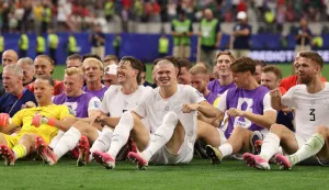 ARLINGTON, TEXAS - JUNE 30: Erling Haaland #9 of Norway and teammates celebrate with fans after the 2-1 win during the FIFA World Cup 2026 Round Of 32 match between Cote d'Ivoire and Norway at Dallas Stadium on June 30, 2026 in Arlington, Texas. Lars Baron/Getty Images/AFP (Photo by Lars Baron/GETTY IMAGES NORTH AMERICA/Getty Images via AFP)