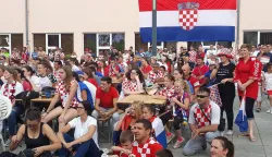 Za Vatrene veliki ekran na trgu u Belom Manastiru
