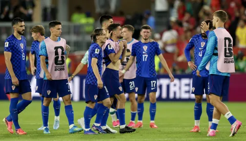 Torongo, 03.07.2026 - Utakmica 1/16 finala Svjetskog nogometnog prvenstva Portugal - Hrvatska u Torontu. Na slici hrvatski igrači Luka Modrić, Mateo Kovačić, Luka Sučić, Petar Sučić, Jo&scaron;ko Gvardiol, Josip &Scaron;utalo na kraju utakmice.foto HINA/ Daniel KASAP/ ds