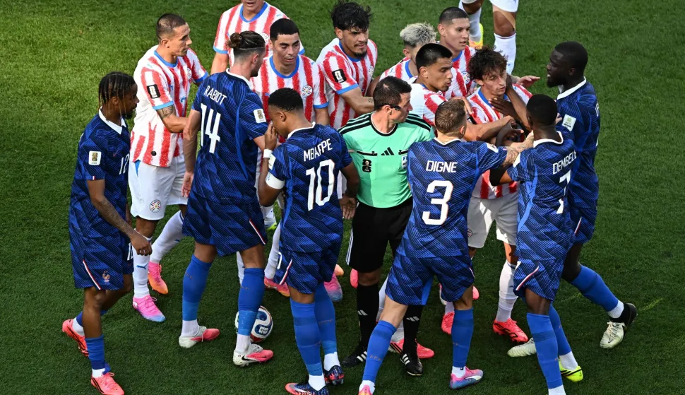 I Francuzi se pitaju: Gdje FIFA pronalazi takve suce