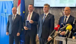 Uručivanje ugovora 