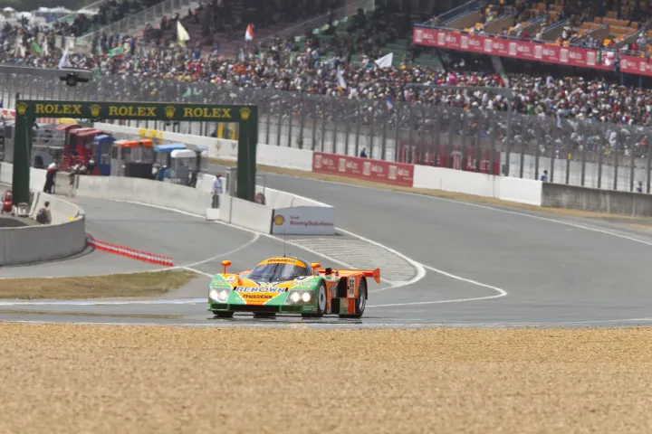 Kultna se Mazda 787B na velika vrata vratila u Le Mans