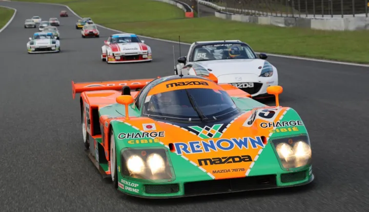 Kultna se Mazda 787B na velika vrata vratila u Le Mans