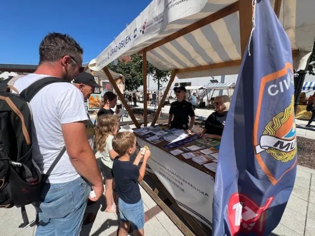Policija na Sajmu antikviteta u Tvrđi