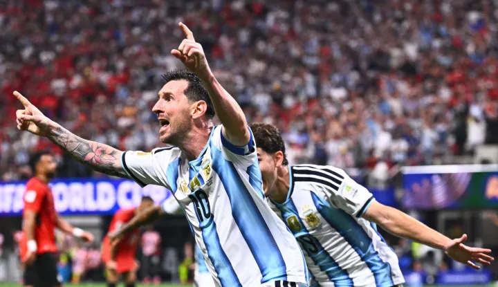 07 July 2026, United States, Atlanta: Soccer, Men, 2026 World Cup, Argentina vs. Egypt, Knockout Stage, Round of 16, Atlanta Stadium, Lionel Messi (Argentina) celebrates after scoring the goal that tied the game at 2-2. PLEASE NOTE: In accordance with FIFA regulations, these images may be used exclusively for editorial purposes. Commercial use is prohibited. Furthermore, no video-like sequences may be created, and no alterations may be made to the image, either in the foreground or the background. Photo: Tom Weller/dpa Photo: Tom Weller/DPA