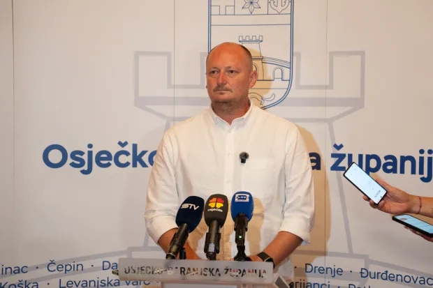 Osijek, 8. 7. 2026., Potpisivanje ugovora za potpore općinamaDavor Tubanjski; Ugovori; županija; gradonačelnici; načelnici; potpore