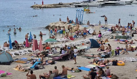 Slobodnjak, ilustracija, jadransko more, jadran, godisnji odmor, turizam, turisti, plaža, ba&scaron;ka voda, okolica makarska, ljeto 2025.Mario Mihaljević
