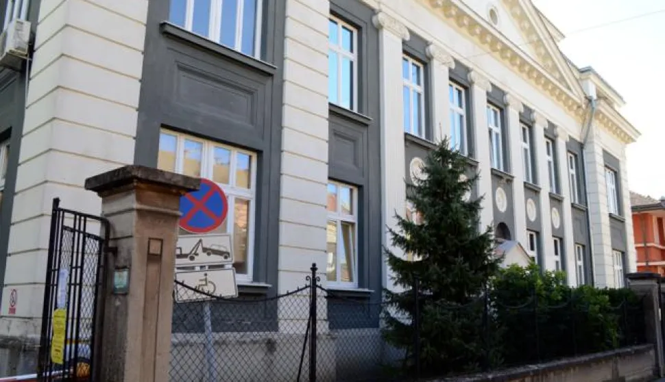 osijek, 9 listopada 2020, 10,00 sati, koronavirus, covid 19, franje kreћme 1, zavod za javno zdravstvo obћ, novi strojevi za testiranje virusa covid 19, novinar nefreteta z eberhardsnimio zdenko puљiж