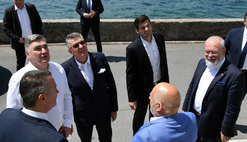 Donja Lastva, 9.7.2026. &ndash; Predsjednik RH Zoran Milanović na sastanku s predstavnicima Hrvata u Crnoj Gori u Domu kulture "Josip Marković" u Donjoj Lastvi. foto HINA/Baldo MARUNČIĆ