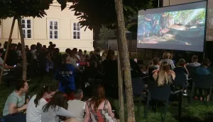 Dvori&scaron;te Gradske knjižnice Županja, srpanj 2026.foto: Marija Le&scaron;ić Omerović