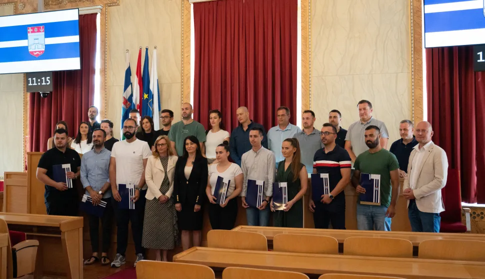 Osijek, 10. 7. 2026., Ugovori, stambeno zbrinjavanjeugovori; stambeno zbrinjavanje; županija; mladi; obitelji