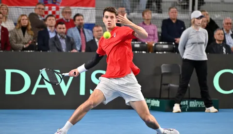 Vara?din, 6.2.2026.- Prvo dan Davis Cup susreta teniskih reprezentacija Hrvatske i Danske, susret Mateja Dodiga i Elmera Moellera. Na slici Matej Dodig. foto HINA/ Marko Jurinec/ uia